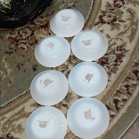 Johnson Brothers Floral Dinnerware Set - Multicolor 7pcs - Picture 2 of 3